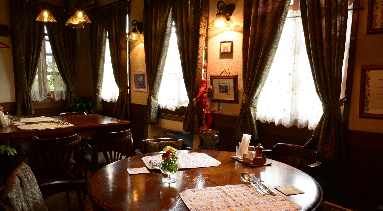 奈良富雄でおいしい料理とワインを。